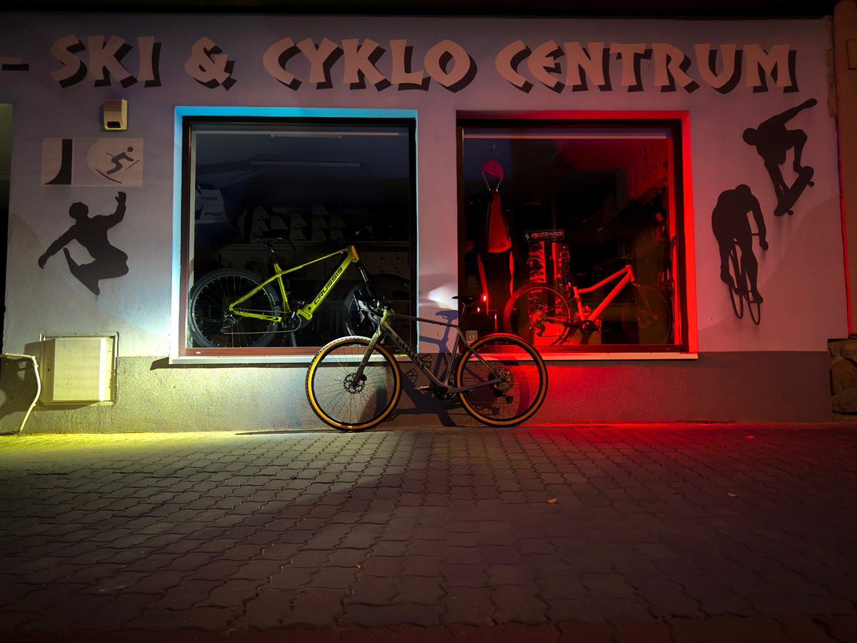 Vidět a být viděn: světla na kolo, která opravdu svítí