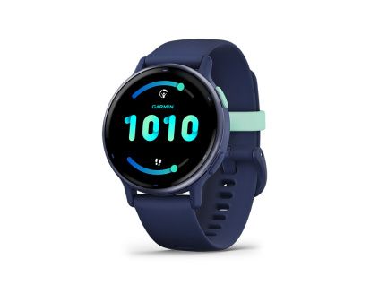 Garmin Vivoactive 5 – modrá varianta z úhlu