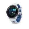 Garmin Forerunner 265 – modrobílá varianta z úhlu