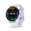 Garmin Venu 3 – bílá varianta z úhlu