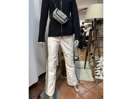 POIVRE BLANC W15 1020 WO SKI PANTS WHITE SILVER GLACE IMG 9009 1920px