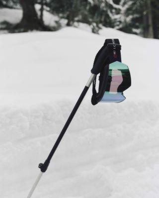 Užijte si konec roku 2025 stylově a hlavně s radostí 🥰, ať už budete na svahu, na drinku v après-ski baru nebo stavit...