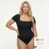 Lehce tvarující body se čtvercovým výstřihem, ČERNÉ