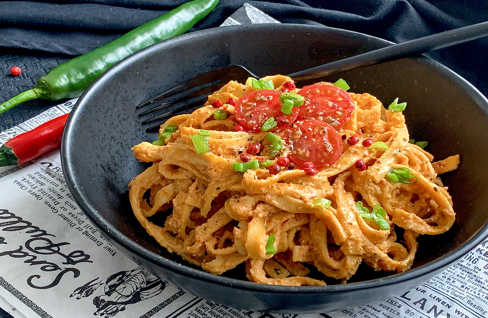 Tagliatelle s krémovou omáčkou z kešu a pečené zeleniny