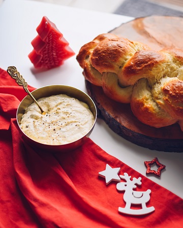 Švajčiarsky vrkoč s fit vajíčkovou nátierkou