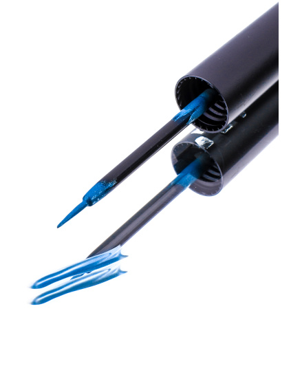 Eyeliner oční linka hnědá podporující růst řas