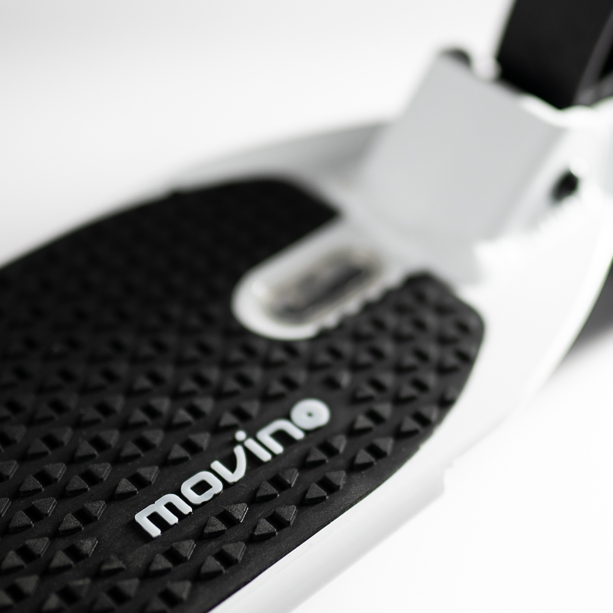 Movino_Xway_white_O1