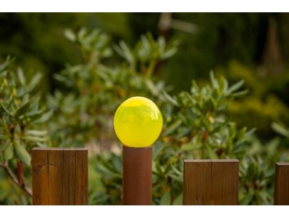 sklenena koule na plot zlu