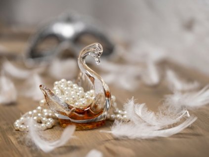 sklenena labut topas