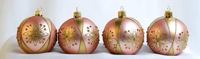 IRISA Vánoční ozdoby koule RUSTIC královská, sada 4 ks Balení: 4 ks, Barva: růžová, Velikost: 7 cm