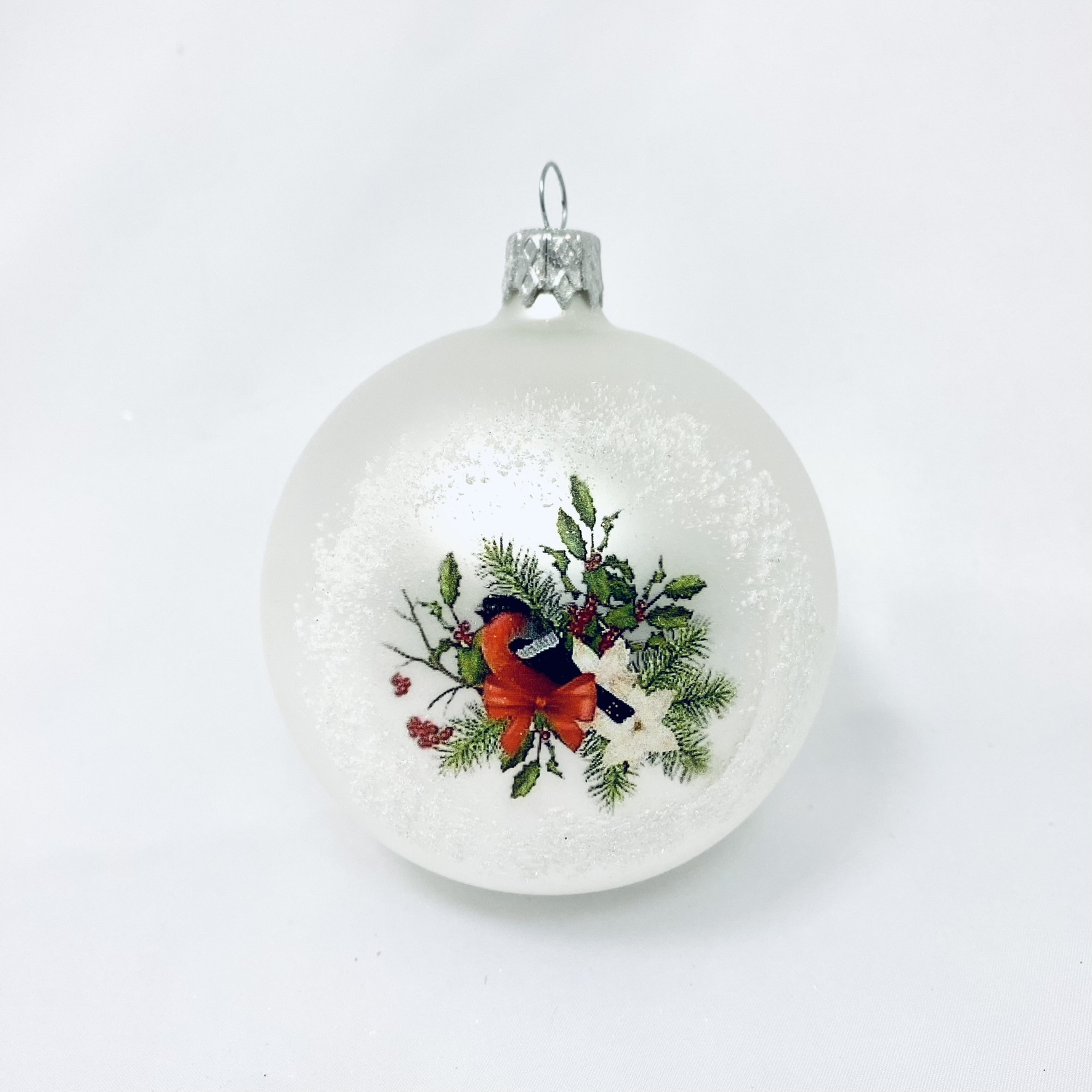 Skleněná vánoční ozdoba s textem na přání - Dekor ptáček na smrkové větvičce (1 ks, 8 cm) Balení: 1ks, Barva: bílá, Velikost: 8 cm