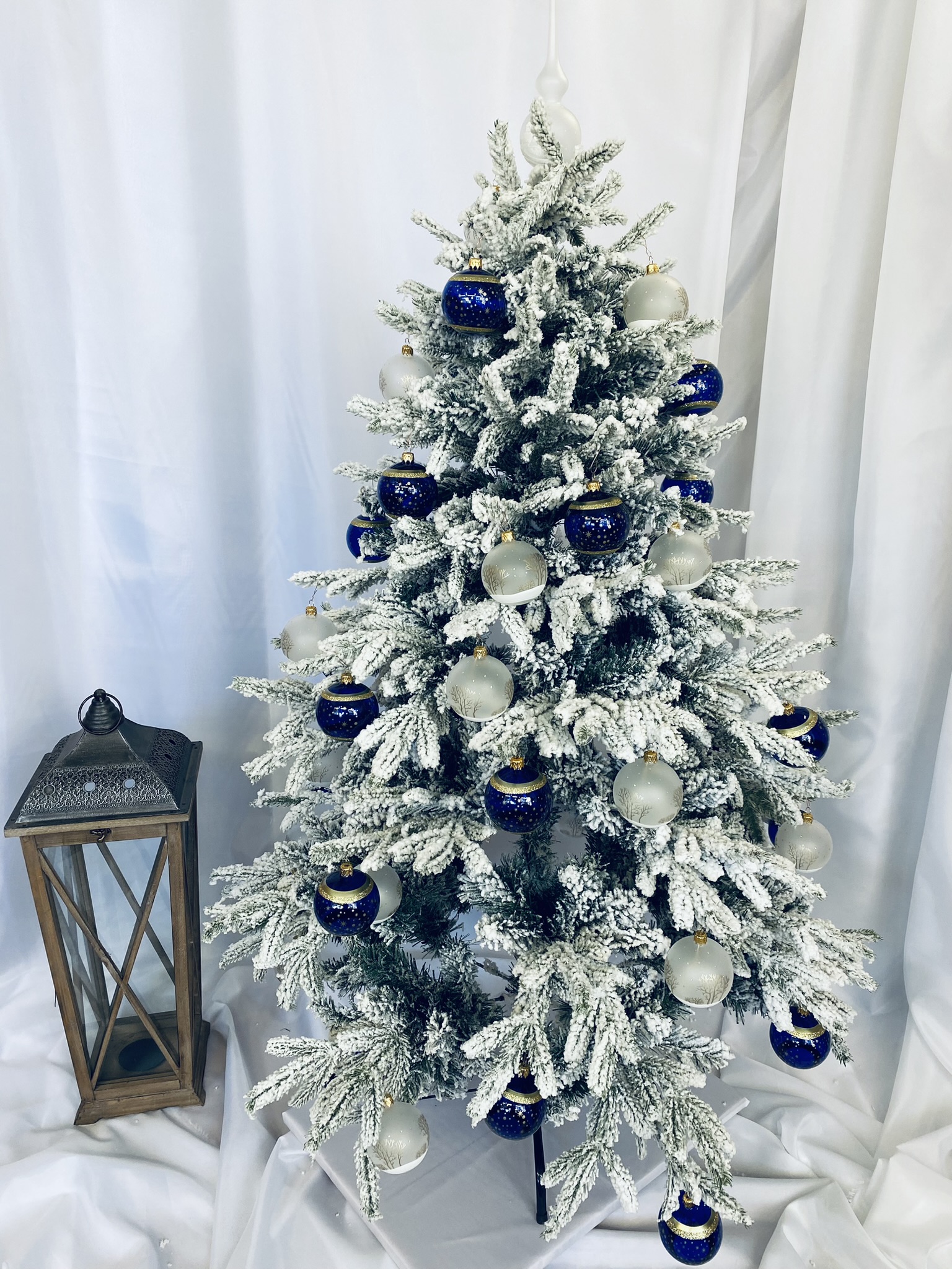 Zasněžený vánoční strom - Večernice 150 cm bílo-modrý Balení: 50 ks, Barva: modrá;bílá
