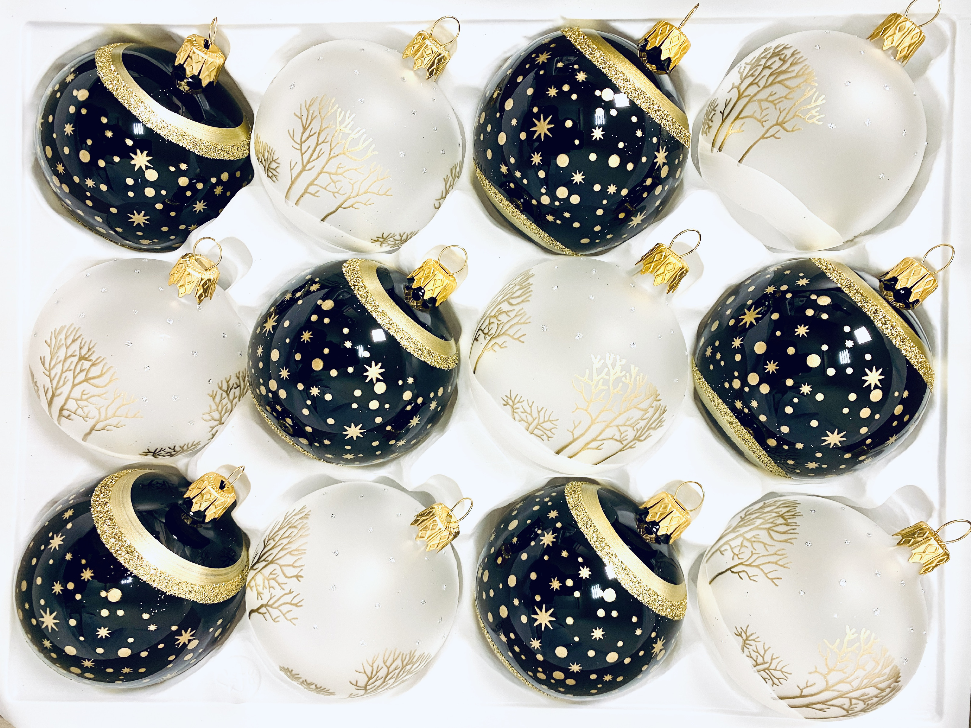 Sada 12 ks skleněných vánočních koulí 7 cm - motiv Popelky a Večernice (bílá a černá, velikost 7cm)" Balení: 7 cm, Barva: černá;bílá, Velikost: 7 cm