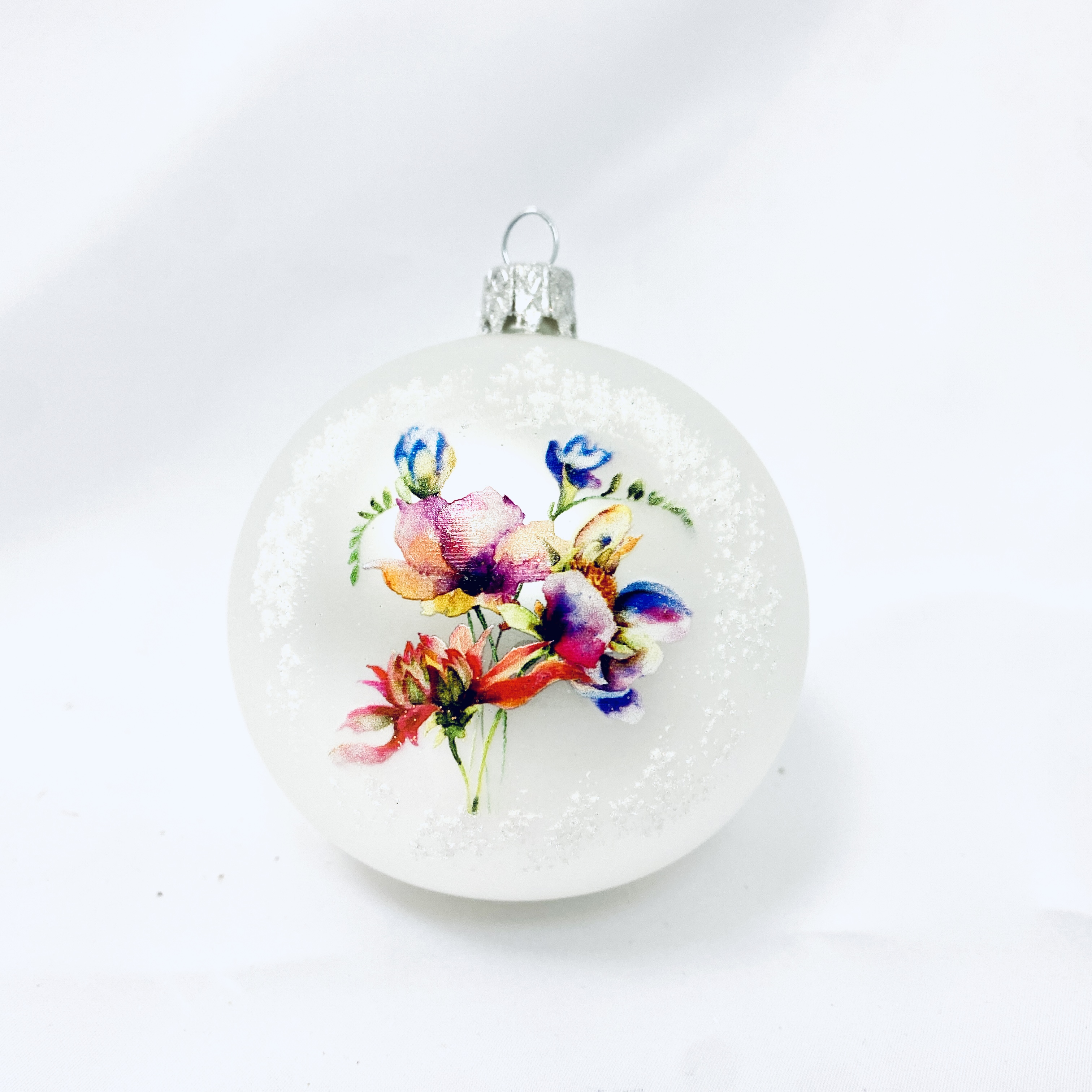 Skleněná vánoční ozdoba s textem na přání - Květ radost s vlastním textem (1 ks, 8 cm) Balení: 1ks, Barva: bílá, Velikost: 8 cm