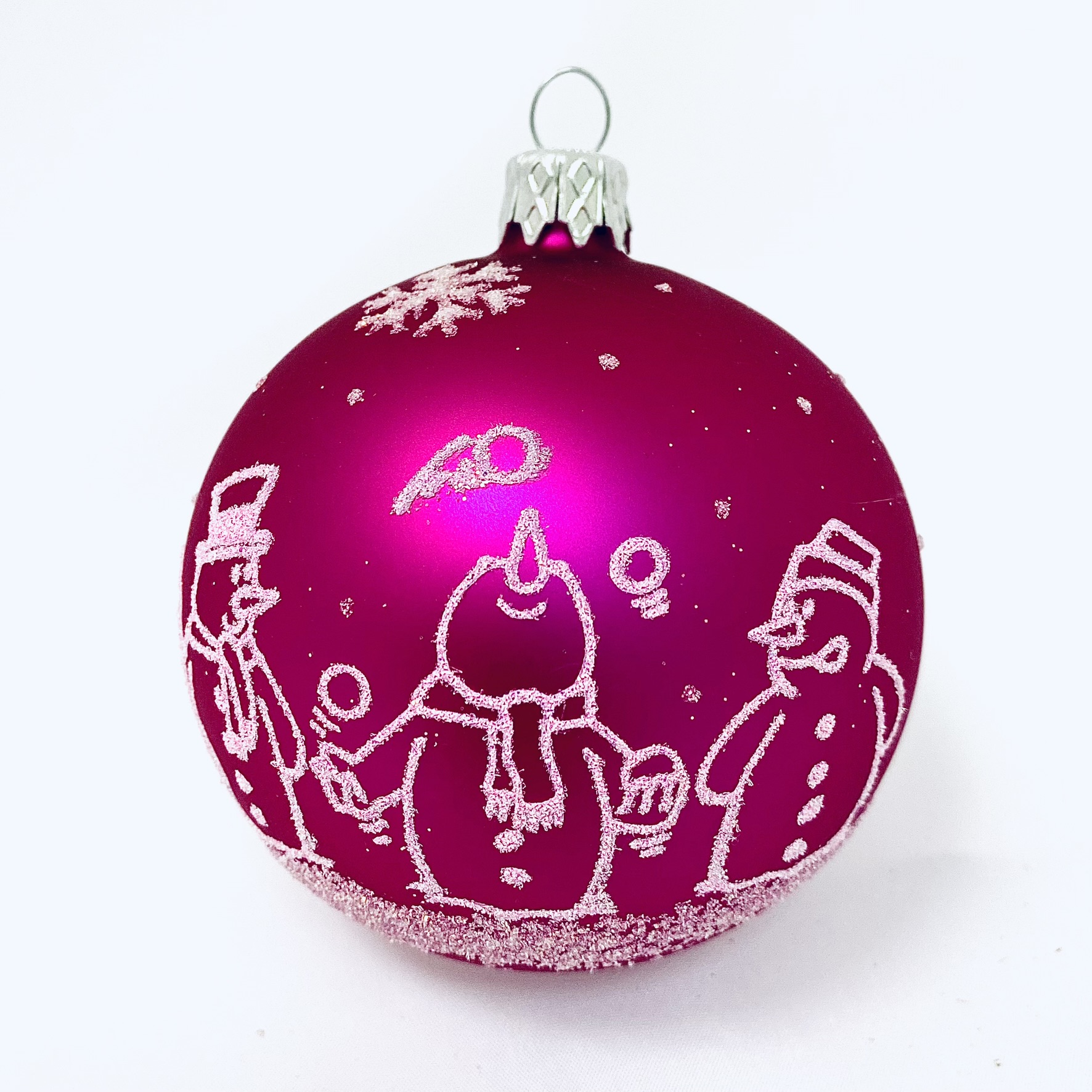 Skleněná vánoční ozdoba s textem na přání - Růžová vánoční ozdoba s dekorem sněhuláků (růžová, 1 ks, 8 cm) Balení: 1ks, Barva: růžová, Velikost: 8 cm