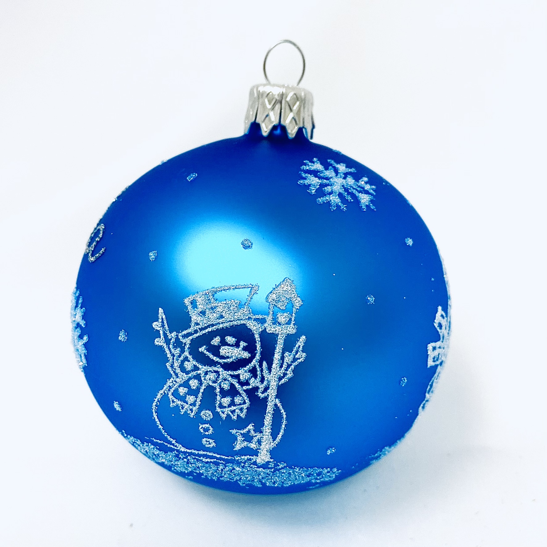 Skleněná vánoční ozdoba s textem na přání - Sněhulák - možnost vlastního textu (modrá, 1 ks, 8 cm) Balení: 1ks, Barva: modrá, Velikost: 8 cm