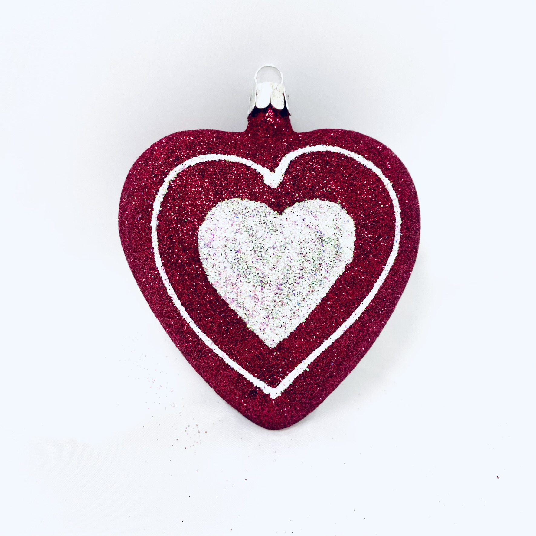 Růžové skleněné srdce s dekorem srdce v srdci ( velikost 10 cm v dárkové krabičce ) Balení: 1ks, Barva: růžová, Velikost: 10 cm