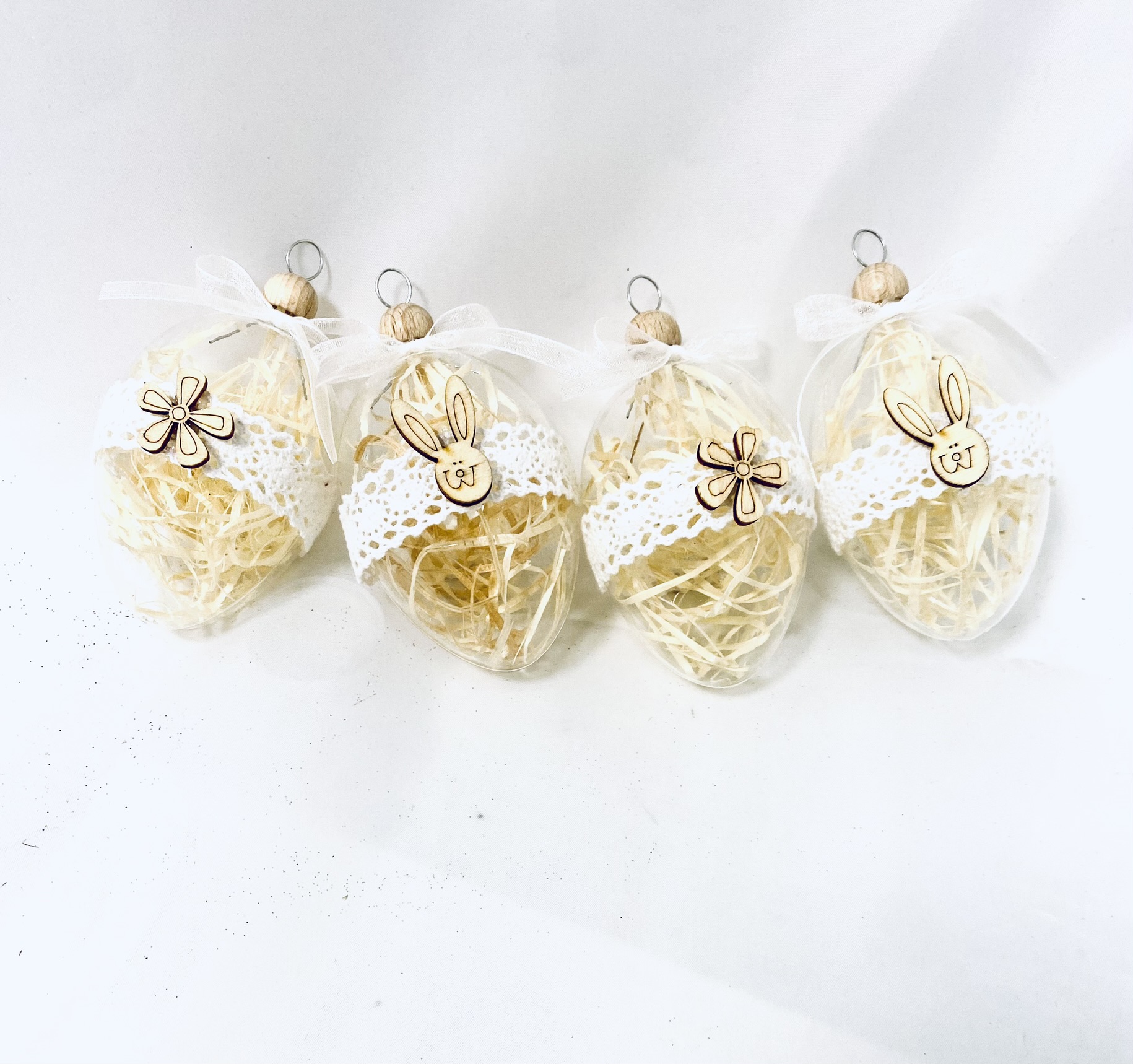 Zarah's Pesach Bloom - Sada 4 čirých skleněných vajíček s jarním dekorem – transparetní 4ks, 8 cm Balení: 4ks