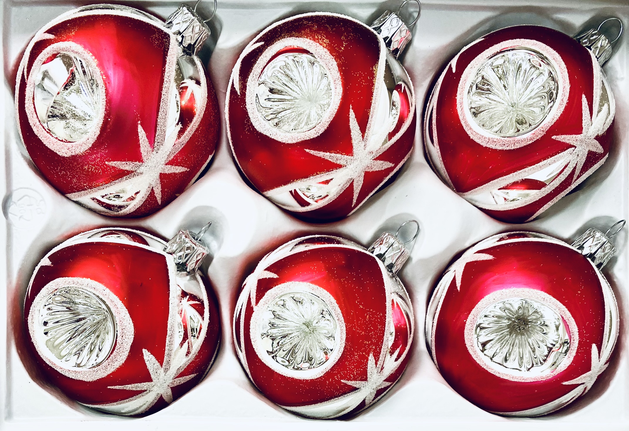 Vánoční ozdoba pro zářivé svátky - červená, 6 ks, velikost 7 cm, s reflektorem Balení: 1 balení, Barva: bílá, Velikost: 7 cm