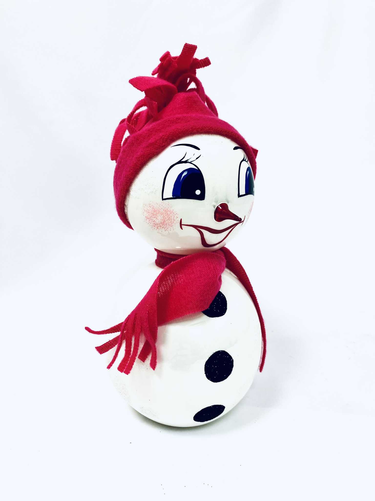 Začarovaný sněhulák: Úsměv vánočního zázraku s červenou čepicí, 18 cm Balení: 1ks, Barva: bílá, Velikost: 18 cm