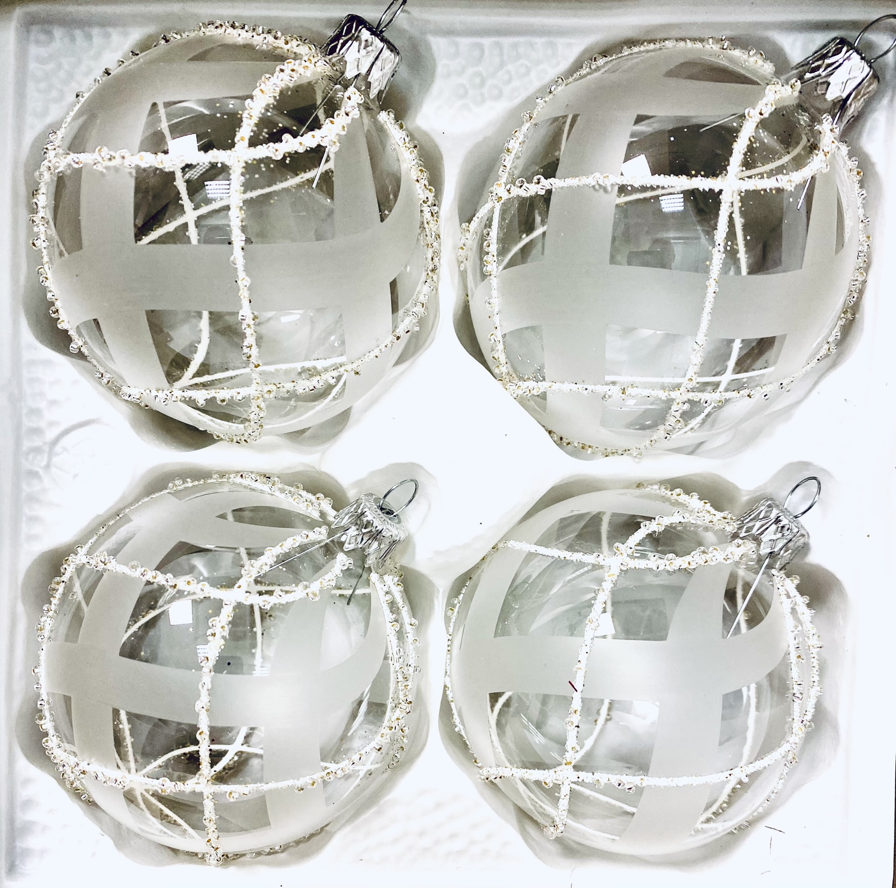Ledové měsíční koule: čiré vánoční ozdoby s bílými linkami" (Sada 4 ks, velikost 8 cm) IRISA Balení: 4 ks, Barva: čirá, Velikost: 8 cm