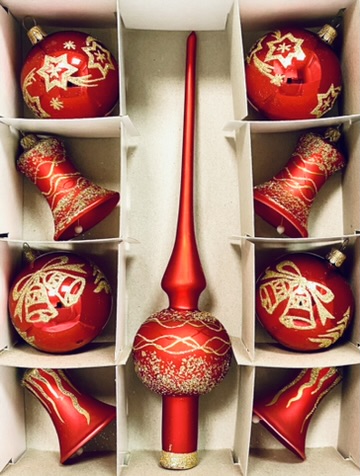 Irisa Crimson gold elegance set - nádherná červená vánoční kolekce s zlatým dekorem , set 9 ks, velikost 7 cm špice 26 cm Balení: 9 ks, Barva:…