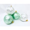 Irisa Vánoční ozdoby MADLEN kombinace bílé a zelené koule s dekorem mrazolak 7 cm, SET 12 ks aa