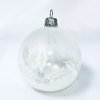 Sada skleněných vánočních koulí Crystalis - čirá se bílým dekorem květů a cesmíny (Sada 4 ks, Velikost 7 cm) a
