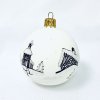 Sada skleněných vánočních koulí Zlatý venkov - bílá a zlatá s různými motivy hnědých chalup a kostelů (Sada 6 ks, Velikost 7 cm) a