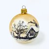 Sada skleněných vánočních koulí Zlatý venkov - bílá a zlatá s různými motivy hnědých chalup a kostelů (Sada 6 ks, Velikost 7 cm) ccc