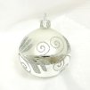 IRISA Sada 4 skleněných koulí 7 cm – Stříbrné ornamenty s listy
