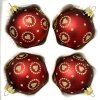 Skleněná vánoční koule Ø 7 cm – matná červená se zlatými srdíčky (sada 4 ks)