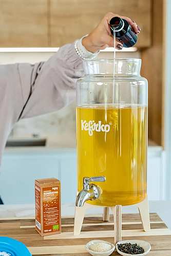 2-kombucha-pridani-starteru_cl