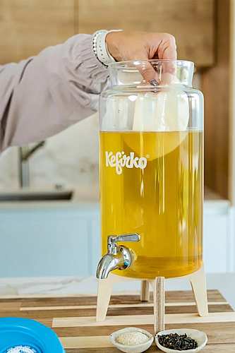 4-kombucha-vyjmuti-scoby-cl