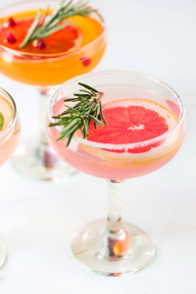 rose-exotic-cocktails-fruits-pink_400x600