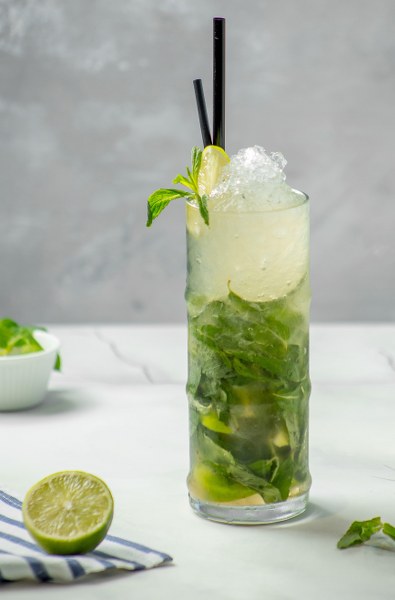 traditional-mojito-with-ice-mint-table_395x600