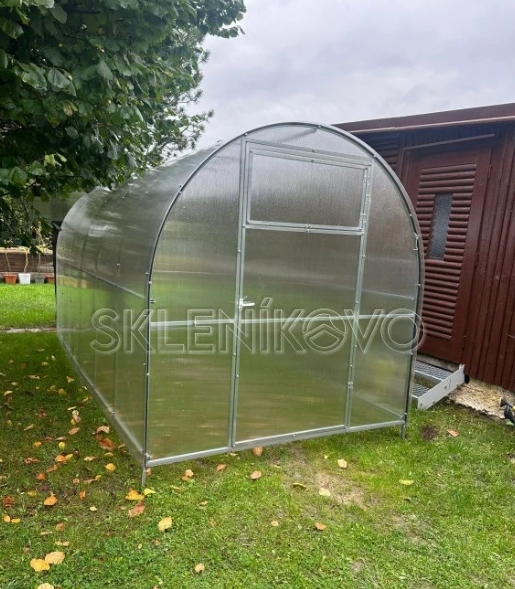 Údržba skleníka na jeseň