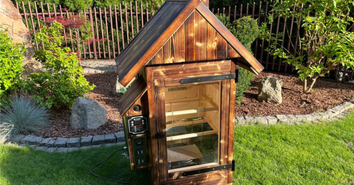 Záhradná drevená elektrická udiareň: moderný prístup k tradičnému údeniu