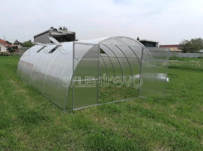 Polykarbonátový skleník AGRO 4 m s robustnou konštrukciou