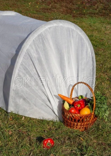Skleník z agrotextílie na vaše rastliny