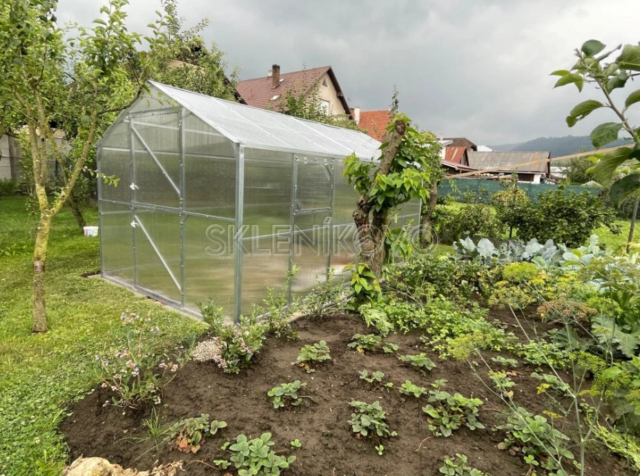 Polykarbonátový skleník DOMČEK