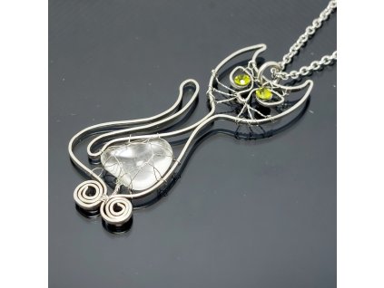 Kočka s křišťálem