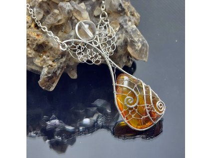 Anděl v jantarovém hávu