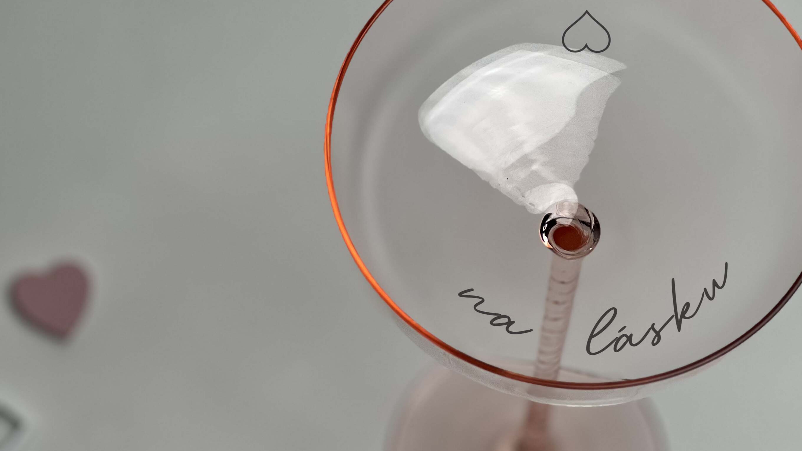 Vlastní pískovaný text, logo na sklo od SKLOGLASS