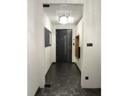 sklenene dvere otocne 62