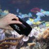 JBL Floaty Blade XL přichycený na skle akvária