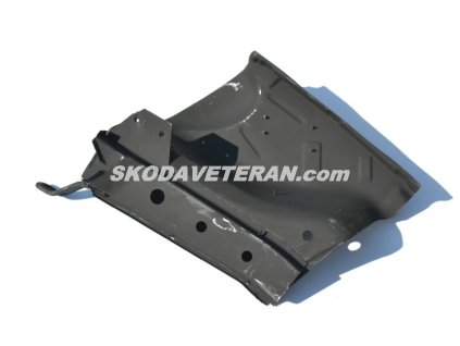 Část předního podběhu Favorit - pravá