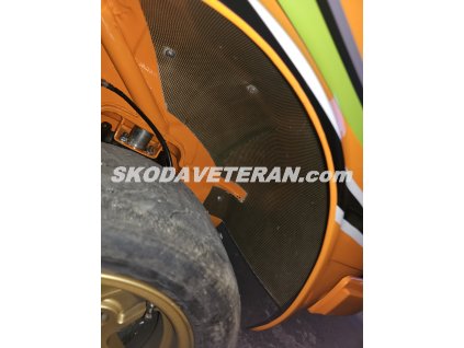 Přední nadkolí karbon/laminát 130L 130LR
