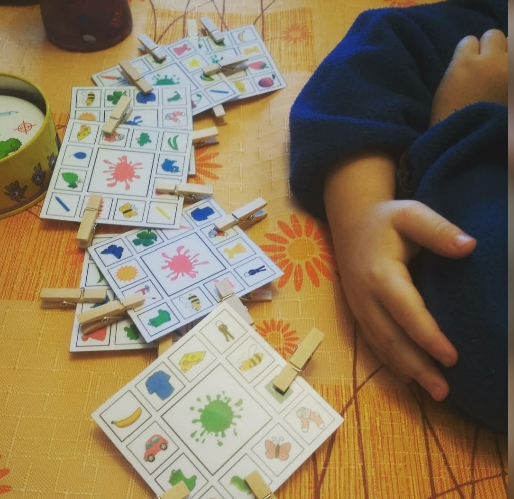 BAREVNÉ KOLÍČKOVÁNÍ