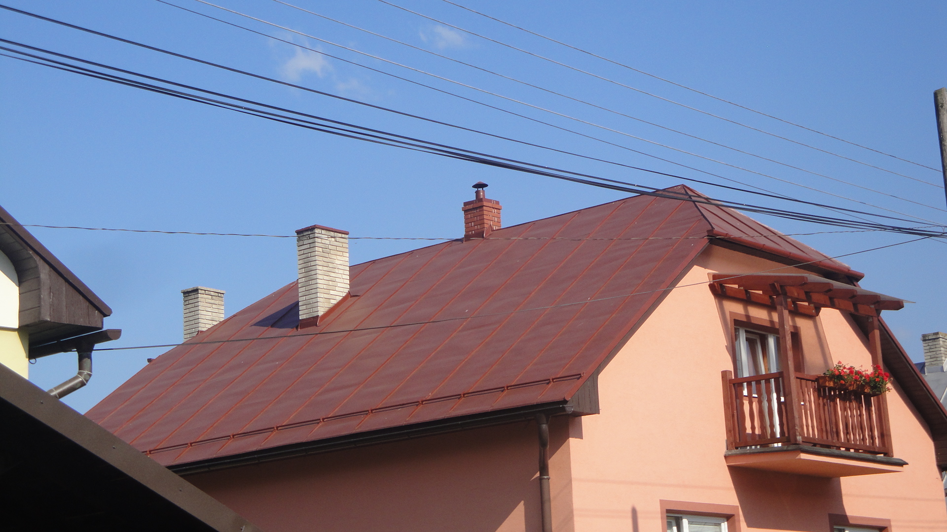Povrch po aplikácii ROOF PAINT